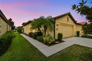 322 Mystic Falls Dr, Apollo Beach, FL 33572 - Photo 3