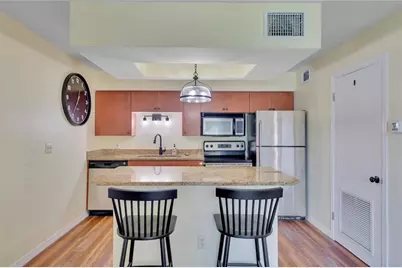 10200 Gandy Boulevard N #705, Saint Petersburg, FL 33702 - Photo 5
