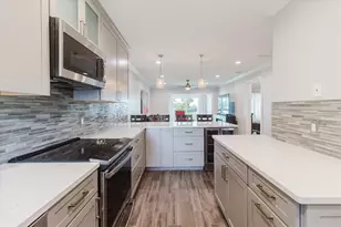 2073 Skimmer Ct W, Clearwater, FL 33762 - Photo 7