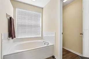 2206 Wooden Shoe Way, Plant City, FL 33567 - Photo 23