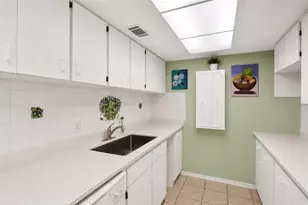 4701 Christa Ct, Tampa, FL 33614 - Photo 15