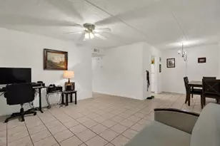 4701 Christa Ct, Tampa, FL 33614 - Photo 9