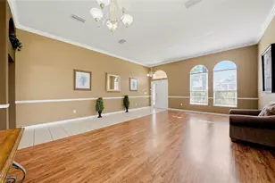 5553 Braddock Dr, Zephyrhills, FL 33541 - Photo 9