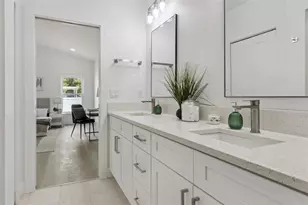 7211 Orpine Dr N, Saint Petersburg, FL 33702 - Photo 19