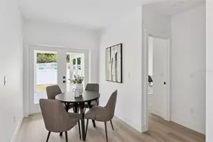 7211 Orpine Dr N, Saint Petersburg, FL 33702 - Photo 9