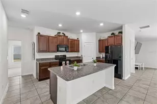 928 Zone Tailed Hawk Pl, Ruskin, FL 33570 - Photo 5