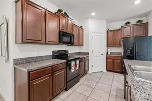 928 Zone Tailed Hawk Pl, Ruskin, FL 33570 - Photo 7