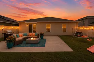 928 Zone Tailed Hawk Pl, Ruskin, FL 33570 - Photo 3