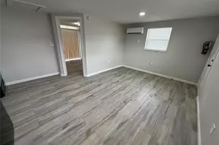 1104 E 140th Ave, Tampa, FL 33613 - Photo 5