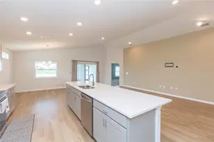 35171 Crescent Creek Dr, Zephyrhills, FL 33541 - Photo 13