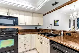 320 Island Way, Clearwater Beach, FL 33767 - Photo 13