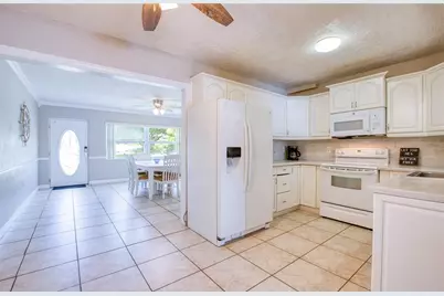 5213 97th Way N, Saint Petersburg, FL 33708 - Photo 3