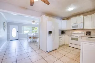 5213 97th Way N, Saint Petersburg, FL 33708 - Photo 3