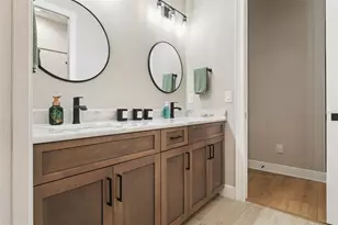 8408 Woodleaf Blvd, Wesley Chapel, FL 33544 - Photo 23