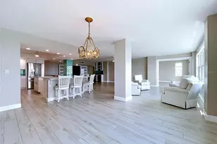 5200 Brittany Dr S, Saint Petersburg, FL 33715 - Photo 29