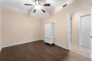13941 Clubhouse Dr, Tampa, FL 33618 - Photo 5
