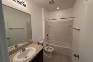 8448 Pine River Rd, Tampa, FL 33637 - Photo 15
