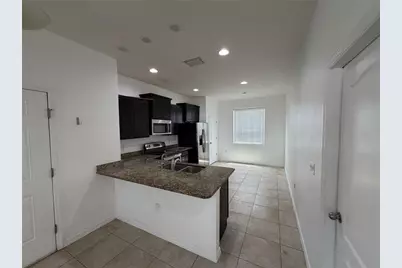 8448 Pine River Road, Tampa, FL 33637 - Photo 7