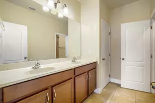 11724 Casa Lago Ln, Tampa, FL 33626 - Photo 19