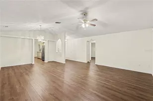 1025 Malletwood Dr, Brandon, FL 33510 - Photo 5