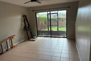 1410 Highland Ridge Cir, Brandon, FL 33510 - Photo 3