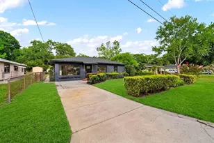 605 N Woodlynne Ave, Tampa, FL 33609 - Photo 1