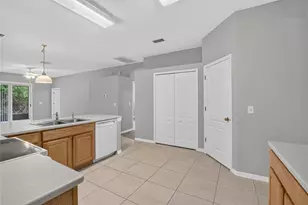 11339 Village Brook Dr, Riverview, FL 33579 - Photo 5