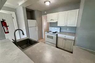 827 Paris Ave S, Saint Petersburg, FL 33701 - Photo 3