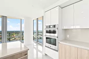 400 Central Ave, Saint Petersburg, FL 33701 - Photo 17