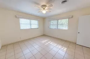 6035 7th St S, Saint Petersburg, FL 33705 - Photo 21