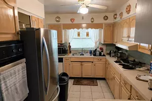 6035 7th St S, Saint Petersburg, FL 33705 - Photo 5