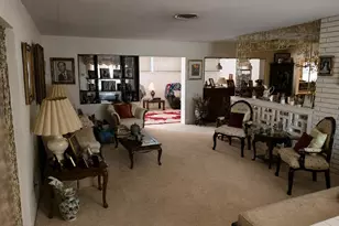 6035 7th St S, Saint Petersburg, FL 33705 - Photo 9