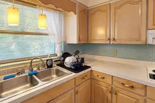 6035 7th St S, Saint Petersburg, FL 33705 - Photo 9