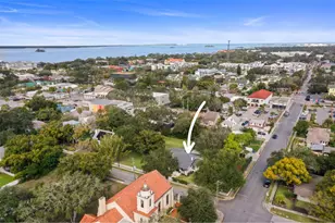 458 Scotland St, Dunedin, FL 34698 - Photo 7