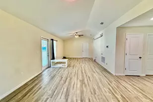2904 E Columbus Dr, Tampa, FL 33605 - Photo 9