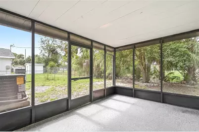 8118 Tanglewood Lane, Tampa, FL 33615 - Photo 25
