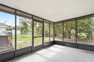 8118 Tanglewood Ln, Tampa, FL 33615 - Photo 25