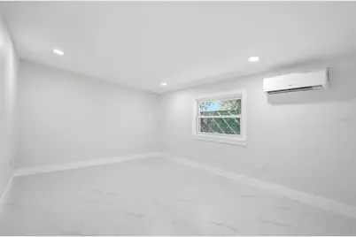 8118 Tanglewood Lane, Tampa, FL 33615 - Photo 19