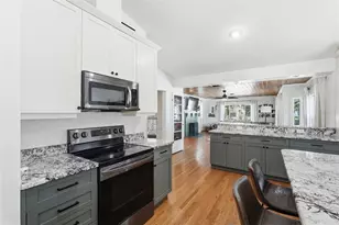 517 Avery Ave, Crystal Beach, FL 34681 - Photo 11