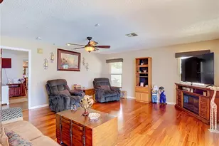3008 Ripplewood Dr, Seffner, FL 33584 - Photo 9