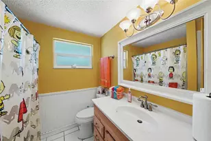 12320 Woodleigh Ave, Tampa, FL 33612 - Photo 9