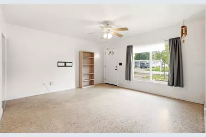 427 1st Avenue NE, Largo, FL 33770 - Photo 7