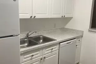 18001 Richmond Pl Dr, Tampa, FL 33647 - Photo 5