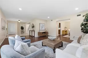11007 Theresa Arbor Dr, Tampa, FL 33617 - Photo 13
