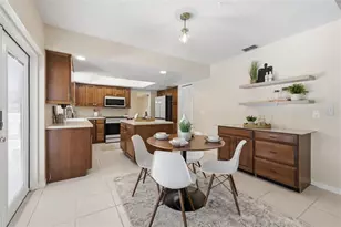 11007 Theresa Arbor Dr, Tampa, FL 33617 - Photo 15