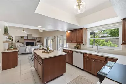 11007 Theresa Arbor Drive, Tampa, FL 33617 - Photo 15