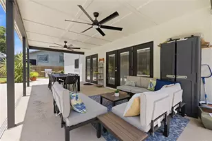 11007 Theresa Arbor Dr, Tampa, FL 33617 - Photo 45