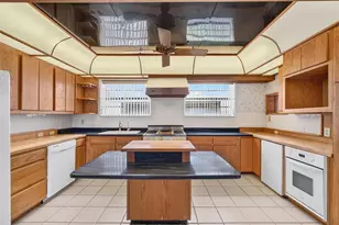2600 25th Ave N, Saint Petersburg, FL 33713 - Photo 11