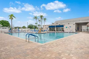 7028 Mt Jupiter Dr NE, Saint Petersburg, FL 33702 - Photo 25