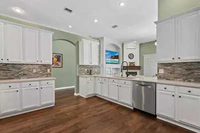 9145 Highland Ridge Way, Tampa, FL 33647 - Photo 9